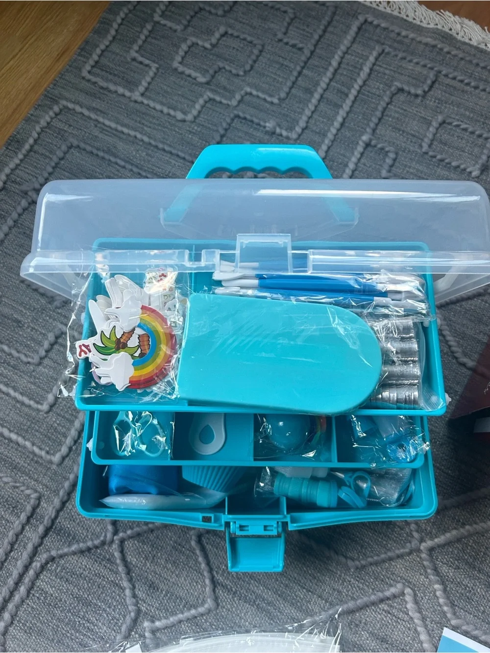 NWT Cake Decorating and Icing 3-Tier Toolbox: Includes Piping Tips & Pastry Bags